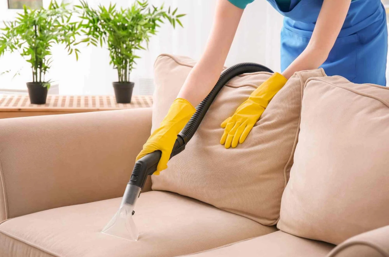Bỏ túi 3 mẹo vệ sinh sofa sạch bong chuẩn bị đón Tết
